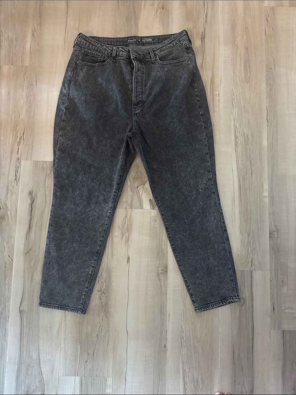 Old Navy High-Rise Washed Black Mom Jeans